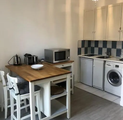 30 M2 A Avec Parking Prive A 25 Min De Paris Apartment Eaubonne